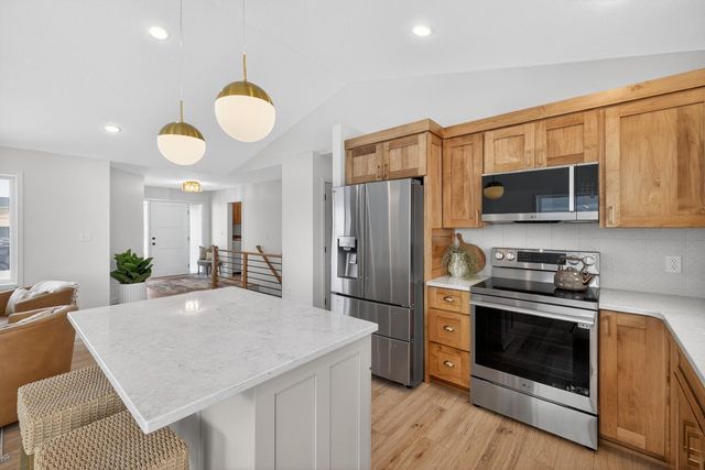 915 7th Avenue, Wanamingo, MN 55983