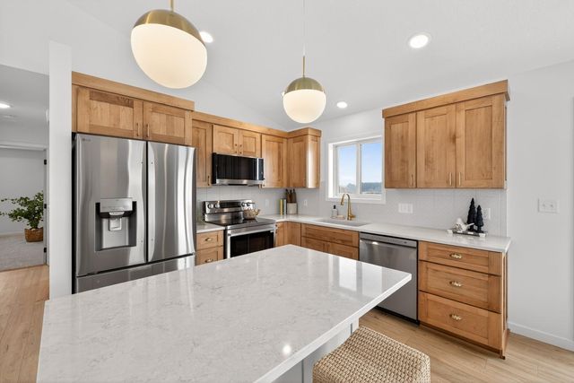 915 7th Avenue, Wanamingo, MN 55983