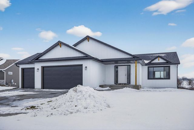 915 7th Avenue, Wanamingo, MN 55983