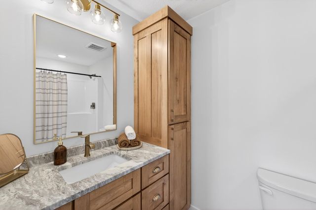 915 7th Avenue, Wanamingo, MN 55983