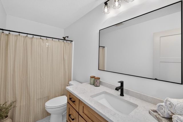 915 7th Avenue, Wanamingo, MN 55983