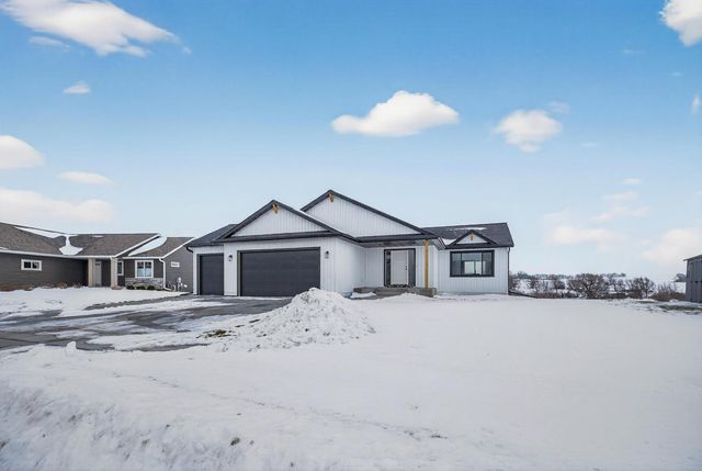 915 7th Avenue, Wanamingo, MN 55983