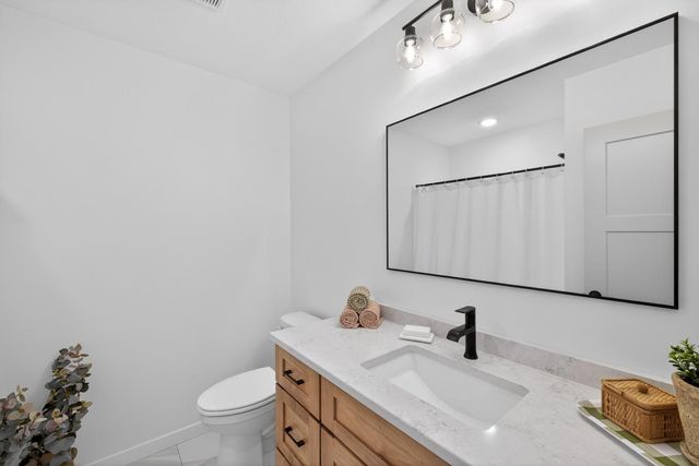 915 7th Avenue, Wanamingo, MN 55983