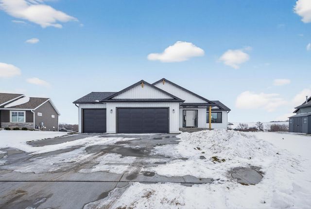 915 7th Avenue, Wanamingo, MN 55983