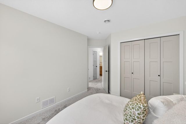 915 7th Avenue, Wanamingo, MN 55983