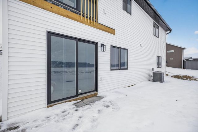 915 7th Avenue, Wanamingo, MN 55983