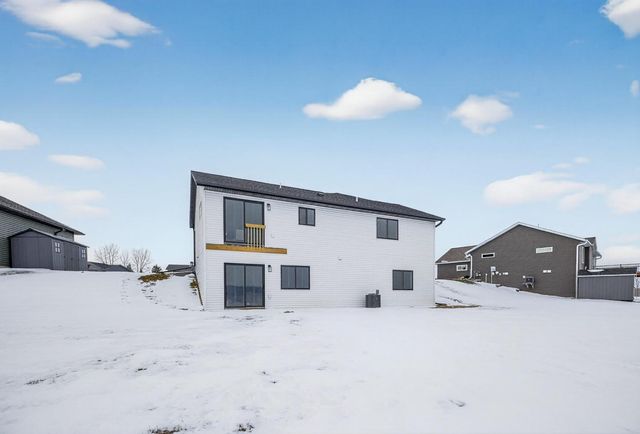 915 7th Avenue, Wanamingo, MN 55983