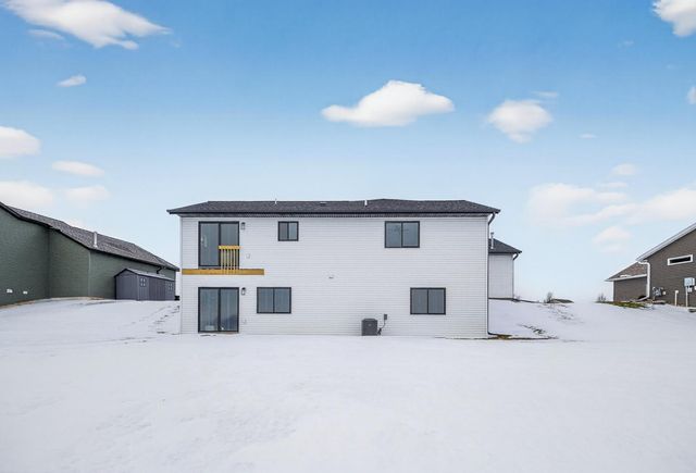 915 7th Avenue, Wanamingo, MN 55983