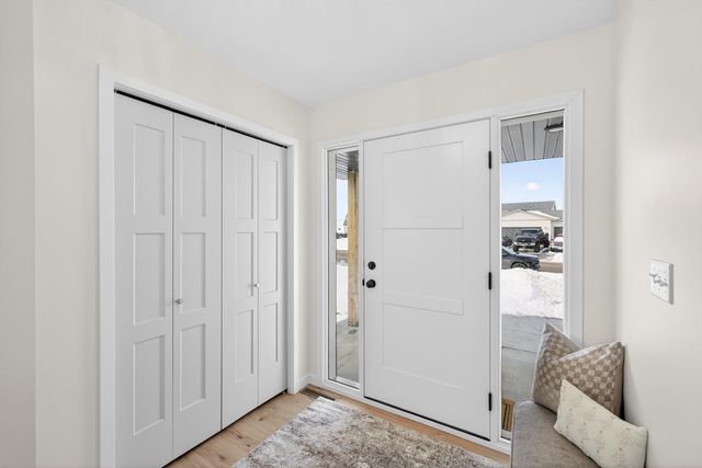 915 7th Avenue, Wanamingo, MN 55983