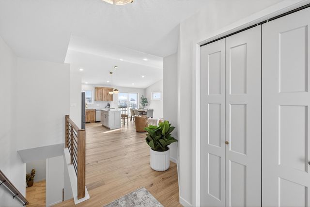 915 7th Avenue, Wanamingo, MN 55983