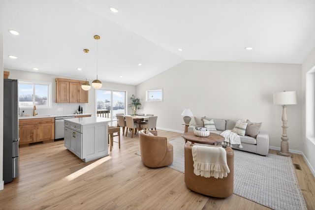 915 7th Avenue, Wanamingo, MN 55983