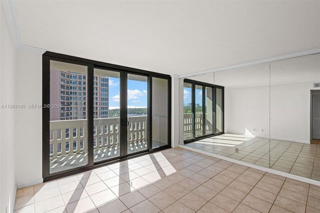 90 Edgewater Dr 1216, Coral Gables, FL 33133