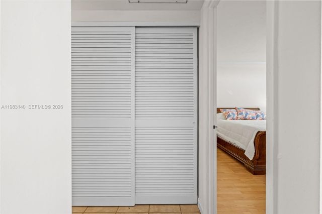 90 Edgewater Dr 1216, Coral Gables, FL 33133