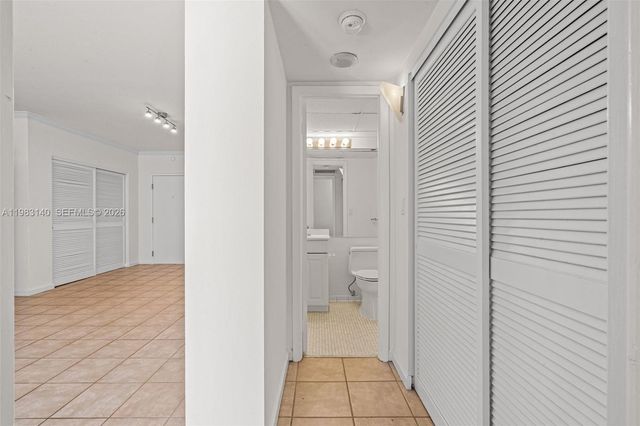 90 Edgewater Dr 1216, Coral Gables, FL 33133