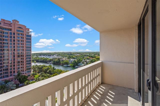 90 Edgewater Dr 1216, Coral Gables, FL 33133