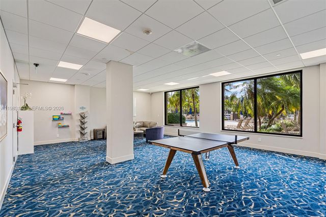 90 Edgewater Dr 1216, Coral Gables, FL 33133