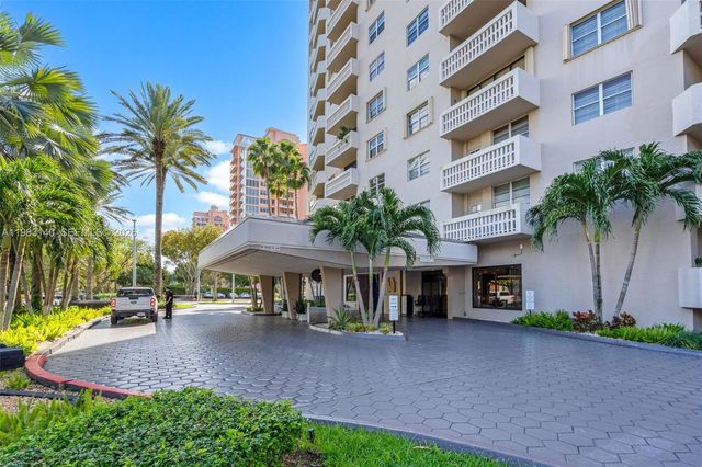 90 Edgewater Dr 1216, Coral Gables, FL 33133