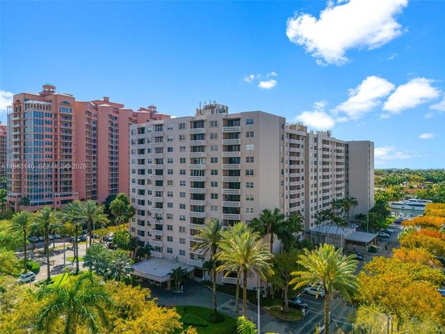 90 Edgewater Dr 1216, Coral Gables, FL 33133