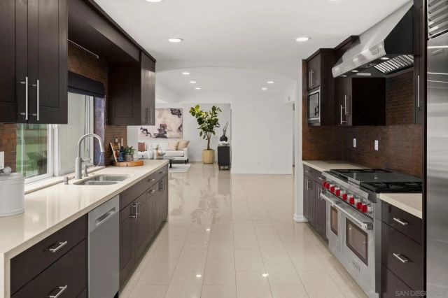 2505 Hidden Valley Pl, La Jolla, CA 92037