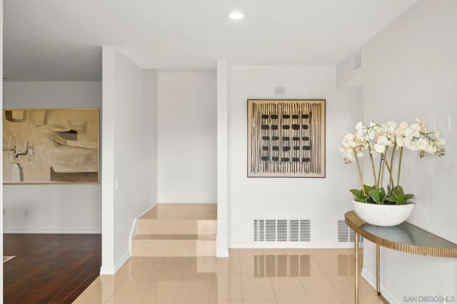 2505 Hidden Valley Pl, La Jolla, CA 92037