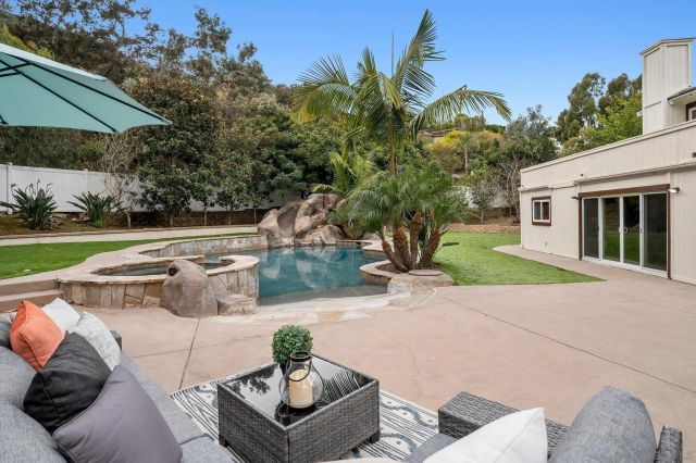 2505 Hidden Valley Pl, La Jolla, CA 92037
