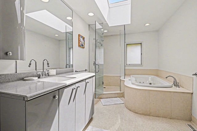 1627 E Washington Street, South Bend, IN 46617