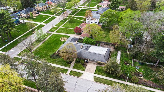 1627 E Washington Street, South Bend, IN 46617