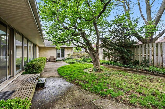 1627 E Washington Street, South Bend, IN 46617