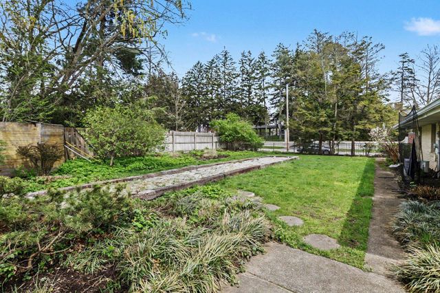 1627 E Washington Street, South Bend, IN 46617