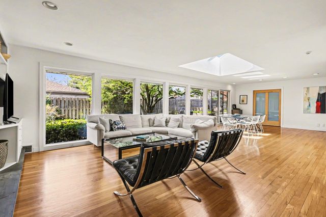 1627 E Washington Street, South Bend, IN 46617