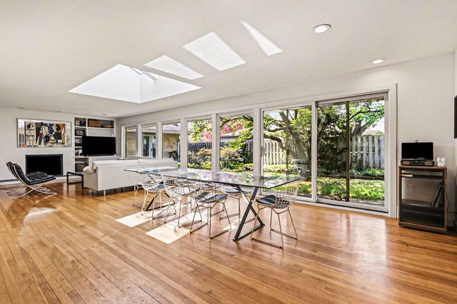 1627 E Washington Street, South Bend, IN 46617