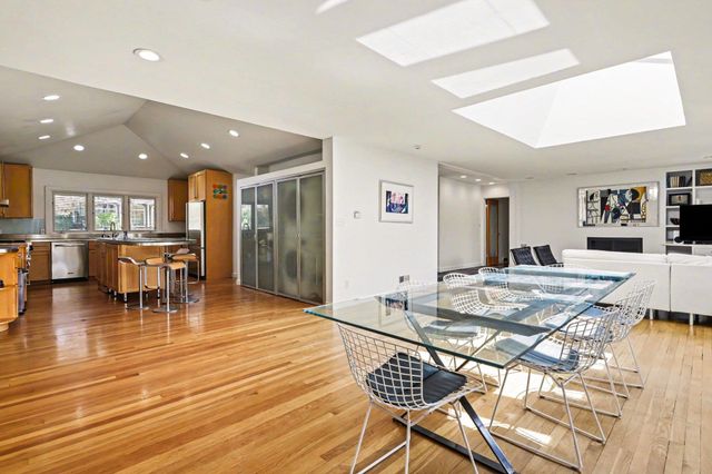 1627 E Washington Street, South Bend, IN 46617