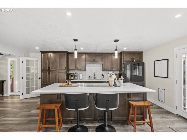 5465 Nw RIDGEMOOR Ct, Portland, OR 97229