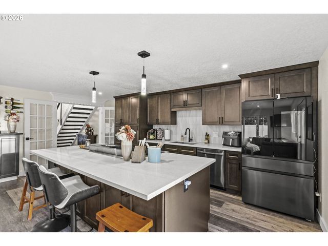 5465 Nw RIDGEMOOR Ct, Portland, OR 97229