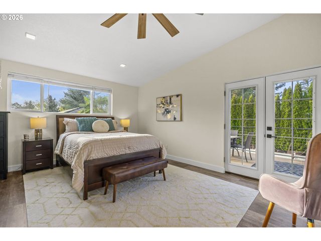 5465 Nw RIDGEMOOR Ct, Portland, OR 97229