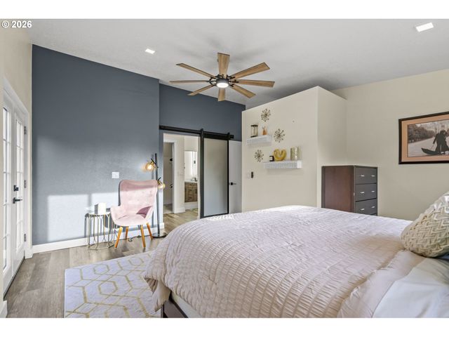 5465 Nw RIDGEMOOR Ct, Portland, OR 97229