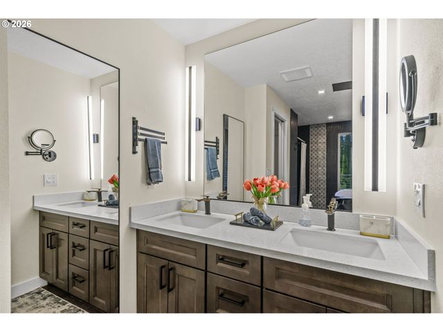 5465 Nw RIDGEMOOR Ct, Portland, OR 97229