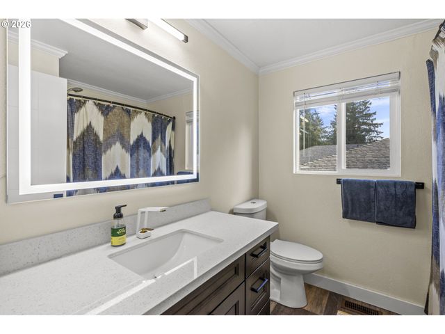 5465 Nw RIDGEMOOR Ct, Portland, OR 97229