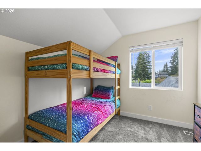 5465 Nw RIDGEMOOR Ct, Portland, OR 97229