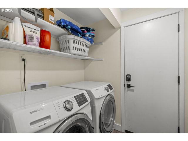 5465 Nw RIDGEMOOR Ct, Portland, OR 97229