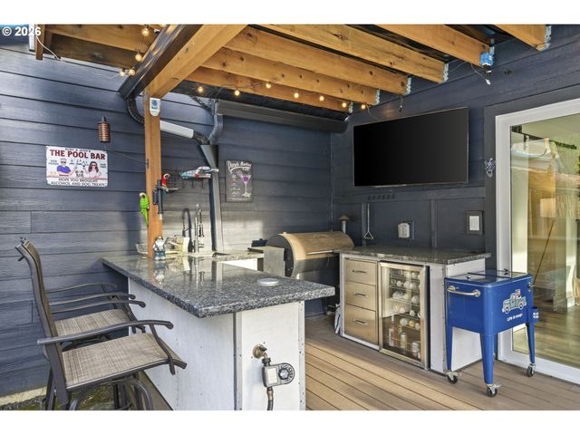 5465 Nw RIDGEMOOR Ct, Portland, OR 97229