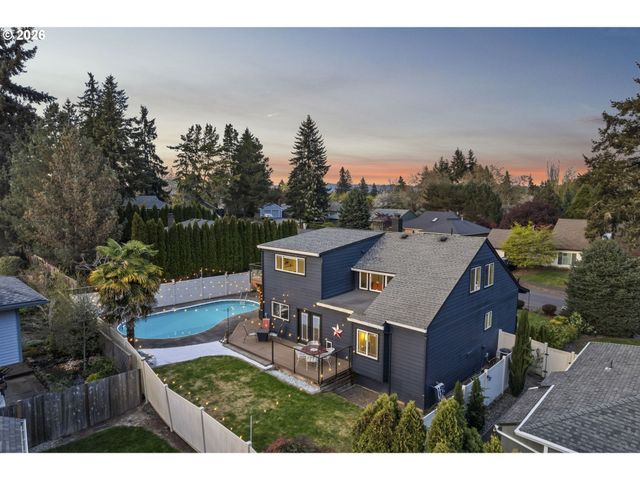 5465 Nw RIDGEMOOR Ct, Portland, OR 97229
