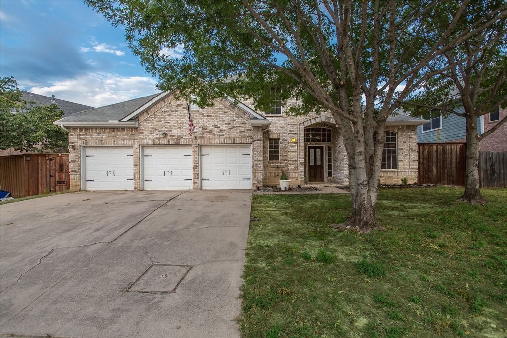 5704 Windmere Lane, Haltom City, TX 76137 — exterior