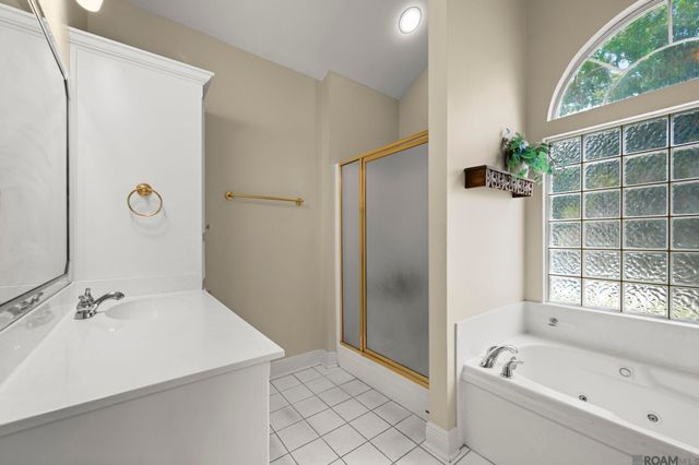 19036 Vignes Lake Ave, Baton Rouge, LA 70817