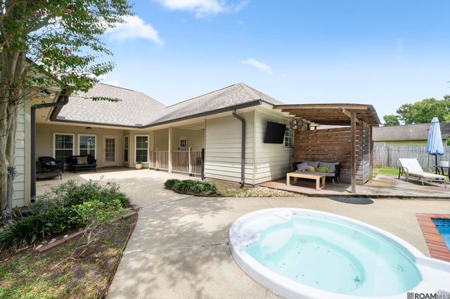 19036 Vignes Lake Ave, Baton Rouge, LA 70817
