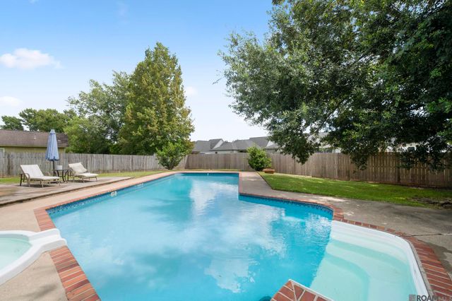 19036 Vignes Lake Ave, Baton Rouge, LA 70817