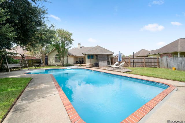 19036 Vignes Lake Ave, Baton Rouge, LA 70817