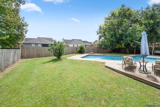 19036 Vignes Lake Ave, Baton Rouge, LA 70817