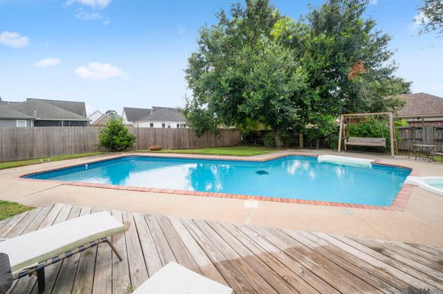 19036 Vignes Lake Ave, Baton Rouge, LA 70817