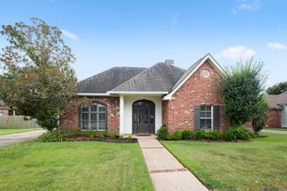19036 Vignes Lake Ave, Baton Rouge, LA 70817